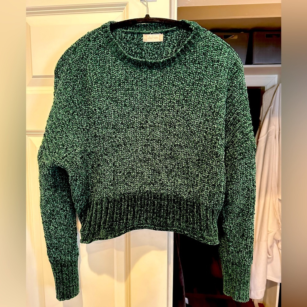 Altar’d state small green sweater, very soft, great condition